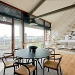 Beautiful Apt Near The Harbour